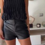 Polera Sara negra vuelos