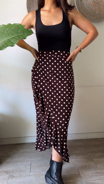 Falda Polka café
